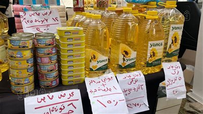  عروض وتخفيضات على المنتجات الغذائية في مهرجان التمور 2025.. 90 عارضًا من مصر والدول العربية.. الزيت والأرز والفول والمكرونة أبرز السلع (صور)