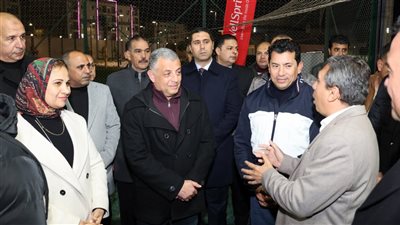 وزير الشباب والرياضة ومحافظ الإسماعلية يتفقدان معسكر القرش (صور)