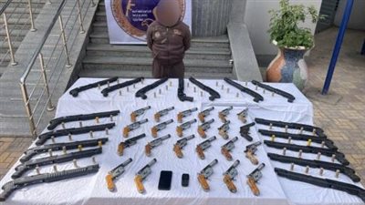 سقوط عنصر إجرامي بحوزته ترسانة أسلحة نارية وذخائر فى رشيد
