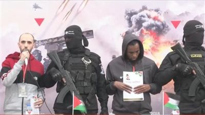 بدء تسليم الأسيرين الإسرائيليين تال شوهام وأفيرا منغستو في رفح