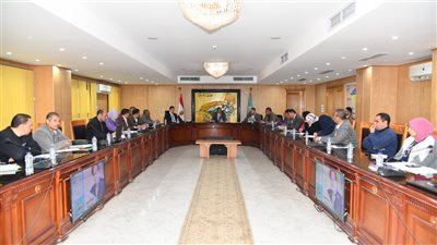 محافظ الفيوم يتابع ملف التصالح في التعديات بالبناء على الأراضي الزراعية