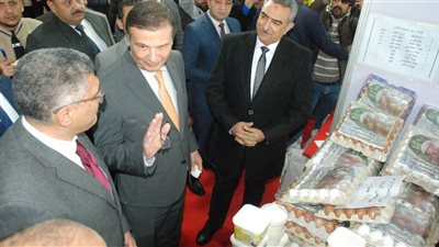 افتتاح معرضين للسلع الغذائية في نادي الزراعيين ومركز البحوث الزراعية (صور)