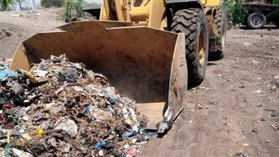 حملات مكثفة للنظافة وصيانة دورية لأعمدة الإنارة بمراكز المنيا (صور) 