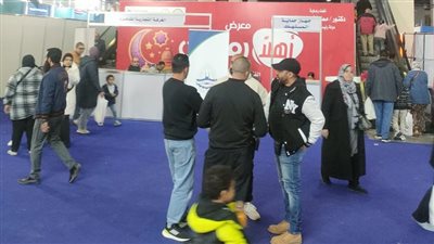 مع انطلاق يومه السادس، غرفة القاهرة ترصد إقبالًا كثيفًا من المواطنين على معرض أهلًا رمضان
