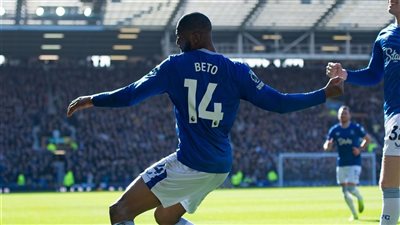 إيفرتون يزيد أوجاع مانشستر يونايتد في الشوط الأول بالدوري الإنجليزي (فيديو)