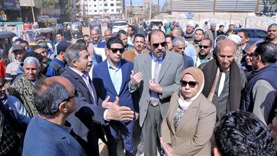 محافظ سوهاج يوجه رئيس مدينة المنشأة بتحسين مستوى نظافة الشوارع