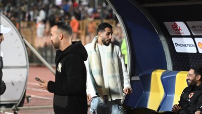 رغم الإصابة، أفشة وكريم فؤاد يؤازران الأهلي أمام الزمالك في القمة (صور) 