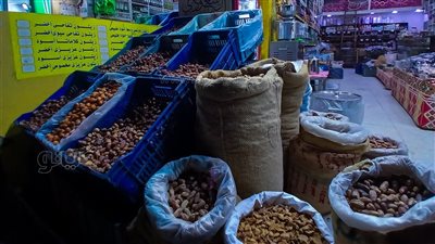 الفريحي والأسواني، أشهر أنواع البلح في أسواق مطروح (صور) 