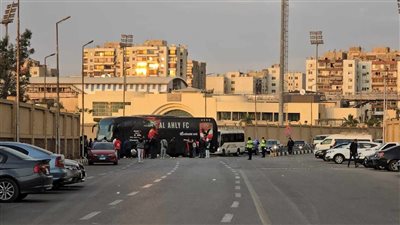 موعد وصول حافلة الأهلي إلى ملعب هزاع بن زايد 