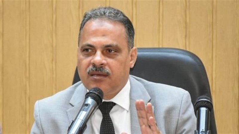 محافظ الشرقية خلال