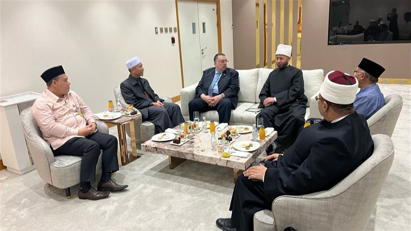 وزير الأوقاف يصل