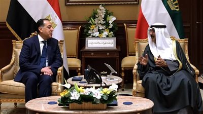 ولي عهد الكويت يستقبل رئيس الوزراء لبحث أوجه التعاون