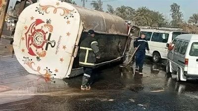 عودة الحركة المرورية بطريق العاشر من رمضان بعد انقلاب سيارة مواد بترولية 