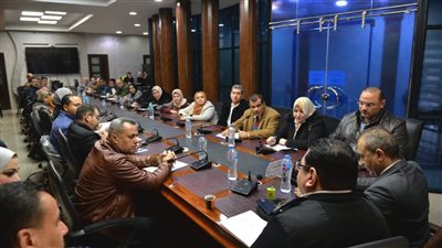 سكرتير عام الدقهلية يجتمع بمسئولي تطبيق قانون المحال العامة