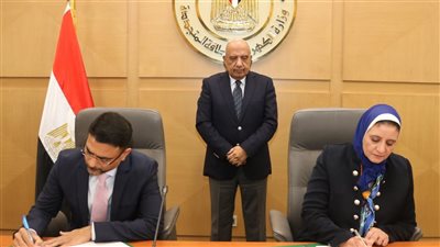 وزير الكهرباء يشهد توقيع اتفاقية إنشاء محطتى تخزين طاقة بقدرة 1500 ميجاوات