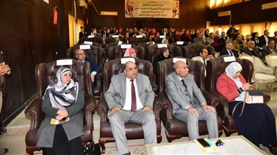 محافظ الفيوم يشهد أولي جلسات الحوار المجتمعي لمناقشة مقترح البكالوريا المصرية 