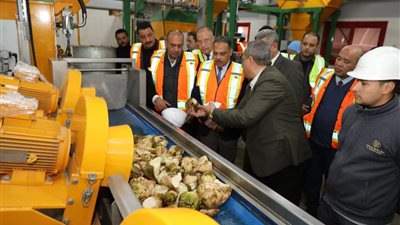 محافظ الشرقية يشهد انطلاق موسم توريد محصول البنجر بالصالحية الجديدة