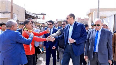 محافظ سوهاج يسلم 20 منزلا بنجع عرب مهدي بأخميم بعد إعادة تأهيلها