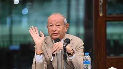 طريقة مهينة وموقف يكسف، ساويرس يرد على بكاء أمريكي بسبب إهانة ترامب لـ زيلينسكي