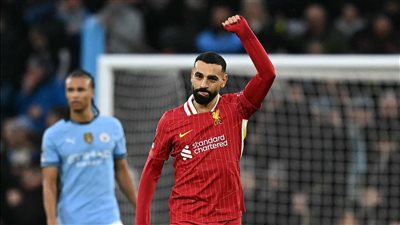 محمد صلاح يشعل المنافسة على جائزة الكرة الذهبية 2025.. الملك المصري بريمو الدوريات الخمس الكبري.. ومرموش في قائمة الأكثر مساهمة 