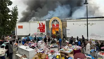 حريق ضخم يلتهم 100 محل في سوق بطنجة المغربية (فيديو)