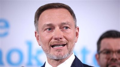 زعيم الحزب الديمقراطي الحر الألماني يعلن اعتزاله السياسة (فيديو)