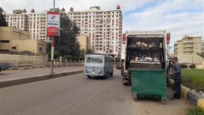 حملات نظافة لتحسين الخدمات المقدمة للمواطنين بدسوق في كفر الشيخ