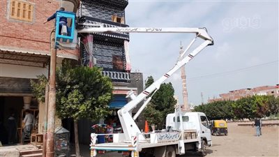 حملات مكثفة لرفع كفاءة الإنارة العامة بدسوق في كفر الشيخ