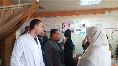  محافظ الدقهلية يقرر صرف مكافأة لأطقم العمل بوحدة طب الأسرة بالبرامون (صور) 