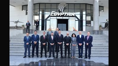الطيار أحمد عادل يلتقى رؤساء مجالس إدارات الشركات التابعة لمصر للطيـــران