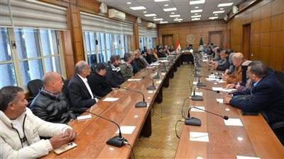 محافظ الدقهلية يناقش مشروع تحديث الأحوزة العمرانية لـ 27 قرية بمركز بلقاس