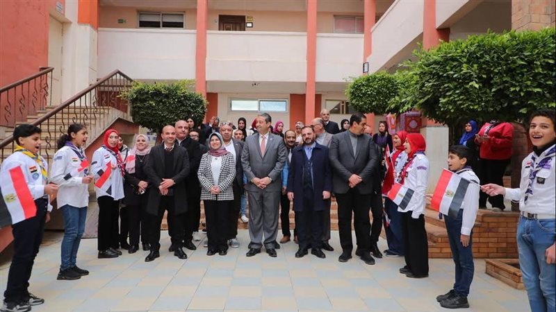 محافظ دمياط يزور