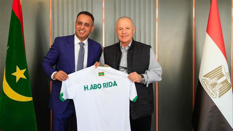 أبو ريدة مع رئيس