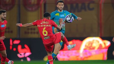 شوط أول سلبي بين ضمك والعروبة في الدوري السعودي (صور)