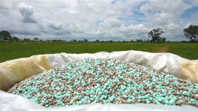 طن اليوريا يرتفع 368 جنيها، أسعار الأسمدة اليوم في الأسواق