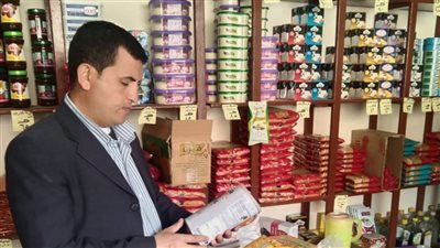 التحفظ على ٦ أطنان ياميش وعصائر غير صالحة للاستهلاك الآدمي بالبحيرة (صور)