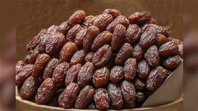 الناشف يبدأ من 20 جنيهًا، أسعار البلح والتمور في رمضان 2025