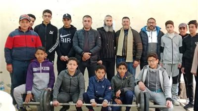 مدير المشروع القومي للموهبة والبطل الأولمبي يتابع تدريبات الناشئين لرفع الأثقال بالدقهلية