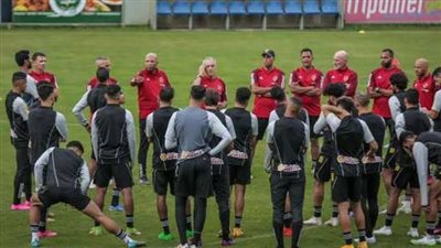 طوارئ في الأهلي بسبب نزيف النقاط في الدوري.. مجلس الخطيب يربط استمرار كولر بتحسن النتائج.. جلسة تعنيف من رمضان.. واللاعبون يتعهدون بتصحيح المسار