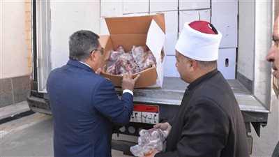 محافظ الدقهلية يشهد تسلم 4 أطنان لحوم من صكوك الإطعام للأولى بالرعاية (صور) 