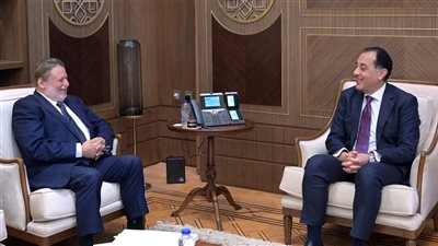 رئيس الوزراء يلتقي محافظ البنك المركزي لاستعراض موقف الاحتياطي النقدي