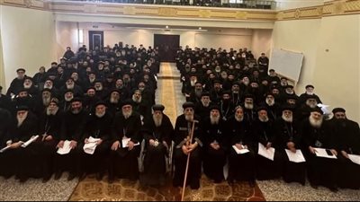 البابا تواضروس يتلقى تقريرًا عن الخدمة في إيبارشية البحيرة