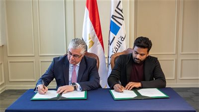 رئيس اقتصادية قناة السويس يوقع اتفاقية مع شركة فولكوف الهندية لإنشاء مصنع Ferro Genesis