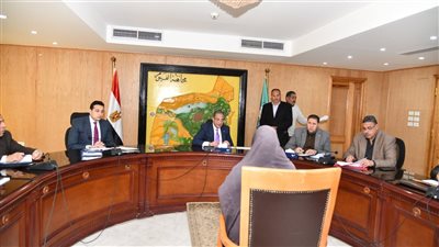 فرص عمل وعلاج على نفقة الدولة في اللقاء الدوري لخدمة المواطنين بالفيوم