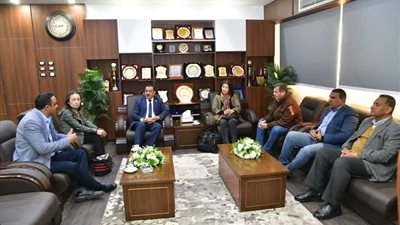 جامعة الوادي الجديد تبحث مشروع تأمين استدامة مجتمعات الواحات المرتبطة باستخدام المياه والأراضي بالصحراء الغربية