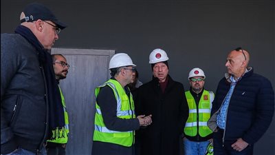 الخطيب يتابع أعمال بناء استاد النادي الأهلي (صور)