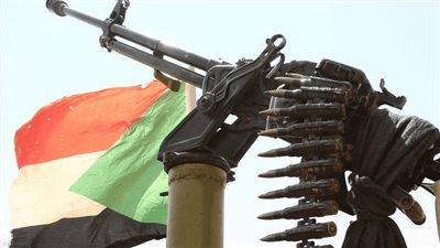 خبير: الحركات والميليشيات المسلحة بالسودان تسعى لتقسيم البلاد