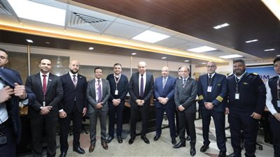  وزير الطيران: نسعى لتعزيز مكانة مطار القاهرة كمحور إقليمي لحركة الطيران