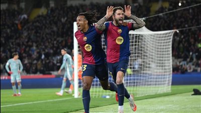 فليك يعلن تشكيل برشلونة أمام بنفيكا في دوري أبطال أوروبا