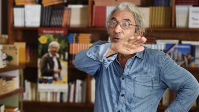 أزمة صنصال تتفاقم، فرنسا تفرض قيودا على دخول وحركة بعض الشخصيات الجزائرية